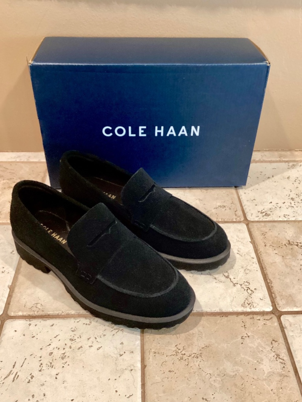 Cole Haan Women’s Geneva Black Suede Leather Loafers Size 6B with Box